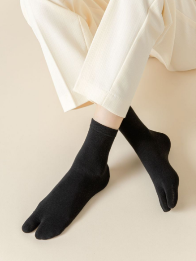 Two-finger socks